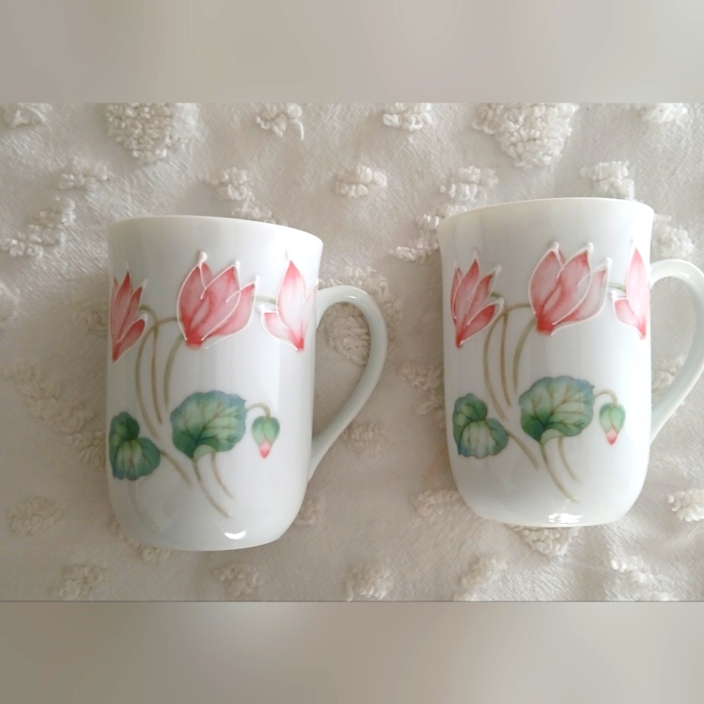 Pair vintage 80s OTAGIRI MUGS CUPS Floral